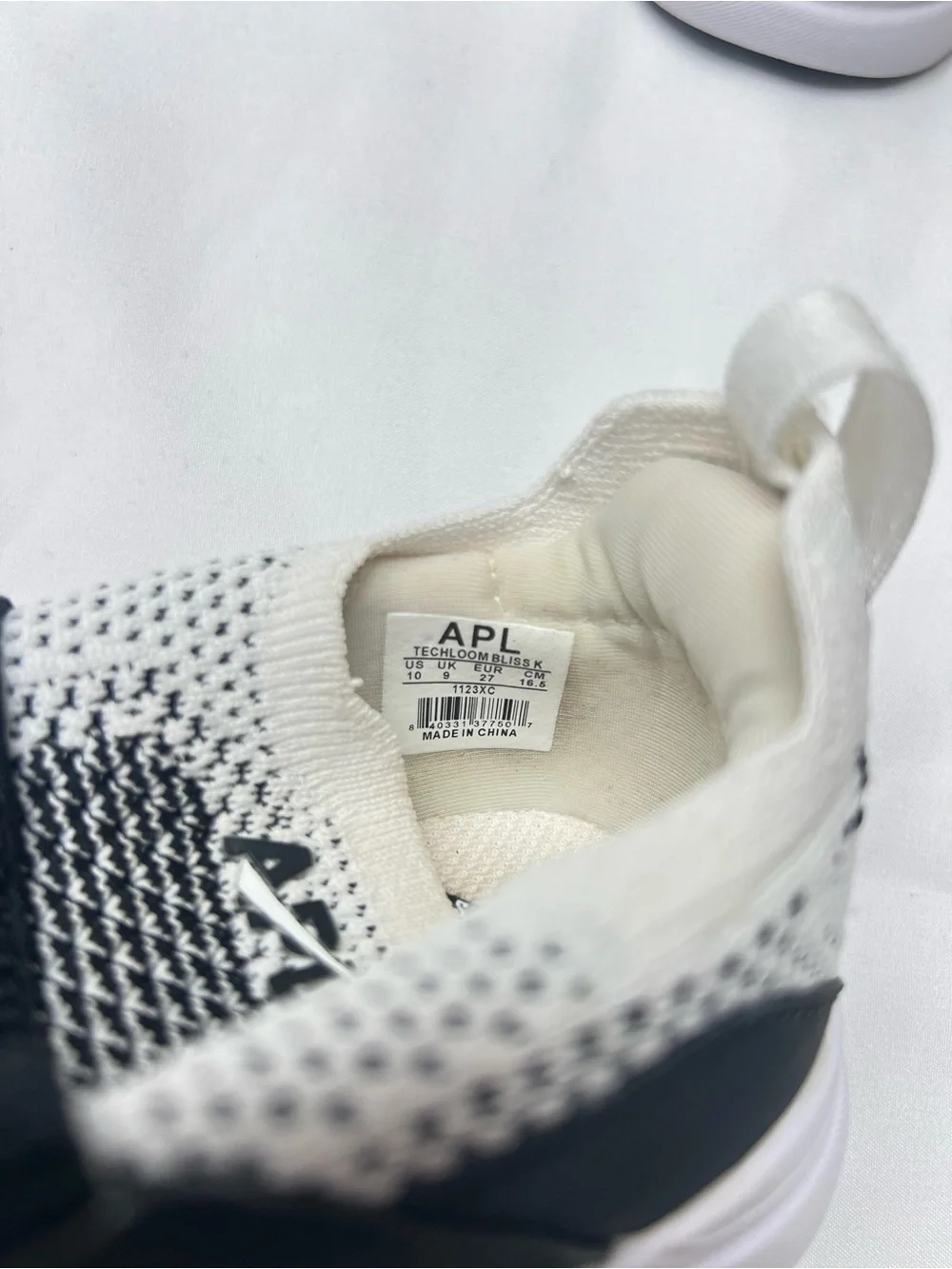 APL TechLoom Bliss Ivory Black Kids Sneakers Size 10